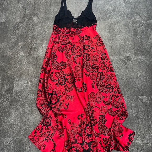 In Bloom (S) maxi sleep dress in red & black satin. - Picture 1 of 16